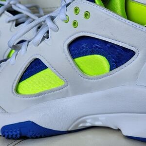 Nike Shoes Huarache Authentic Size 9